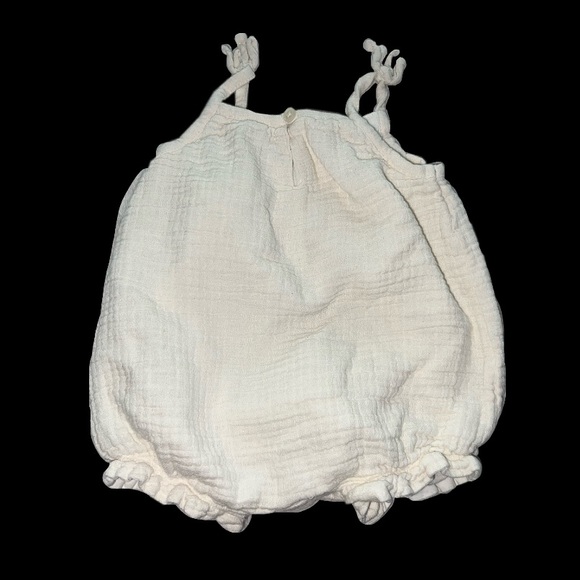 Tank onesie 3-6 months - Picture 2 of 2